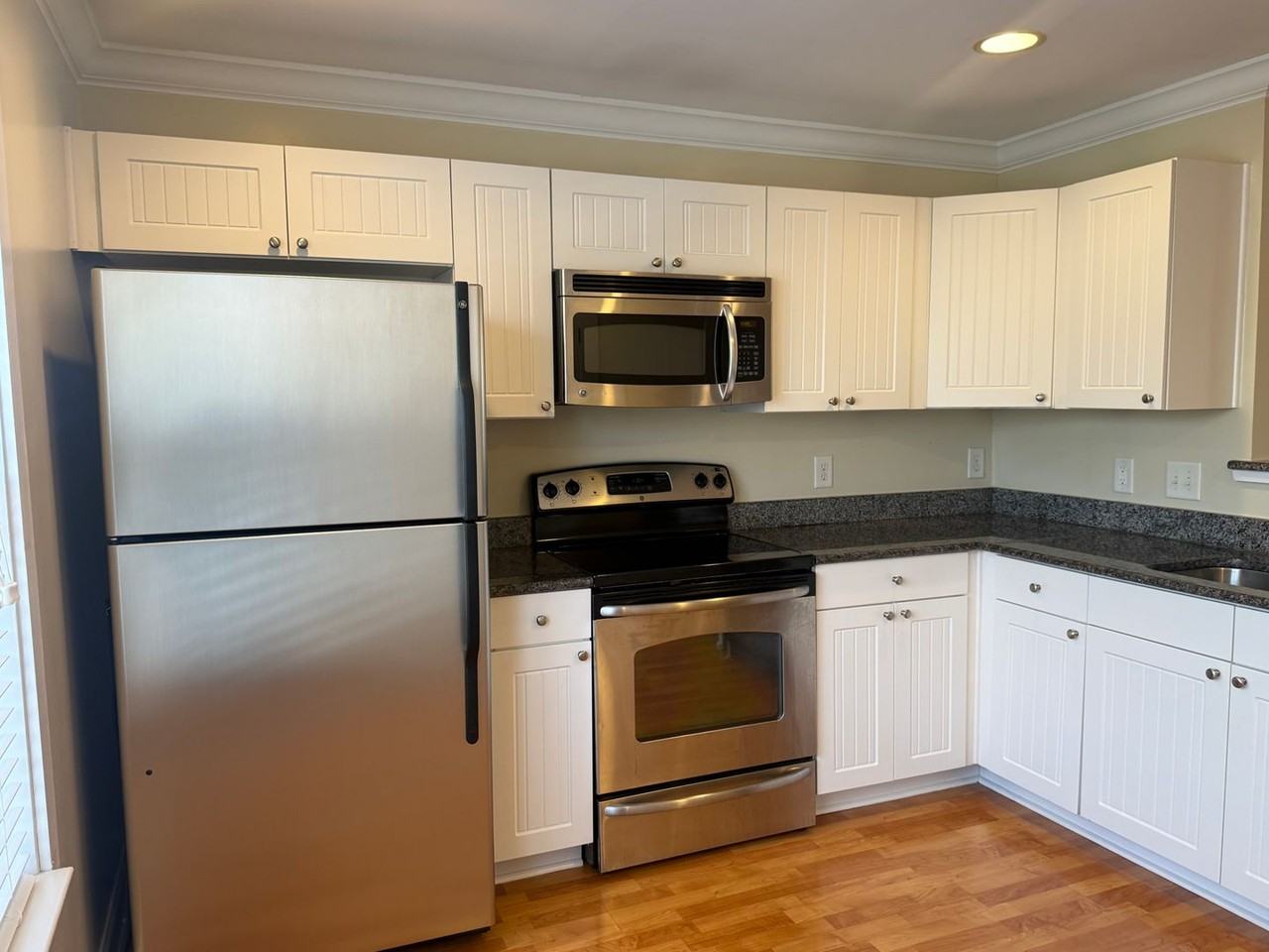 1830 Candlewood Ct - Photo 2 of 19