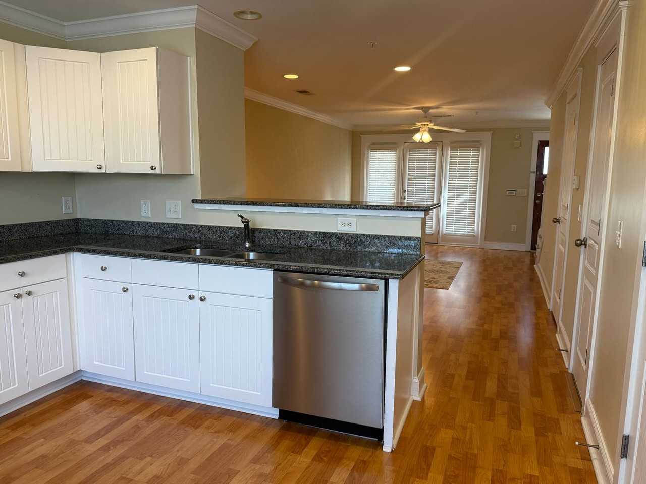 1830 Candlewood Ct - Photo 4 of 19