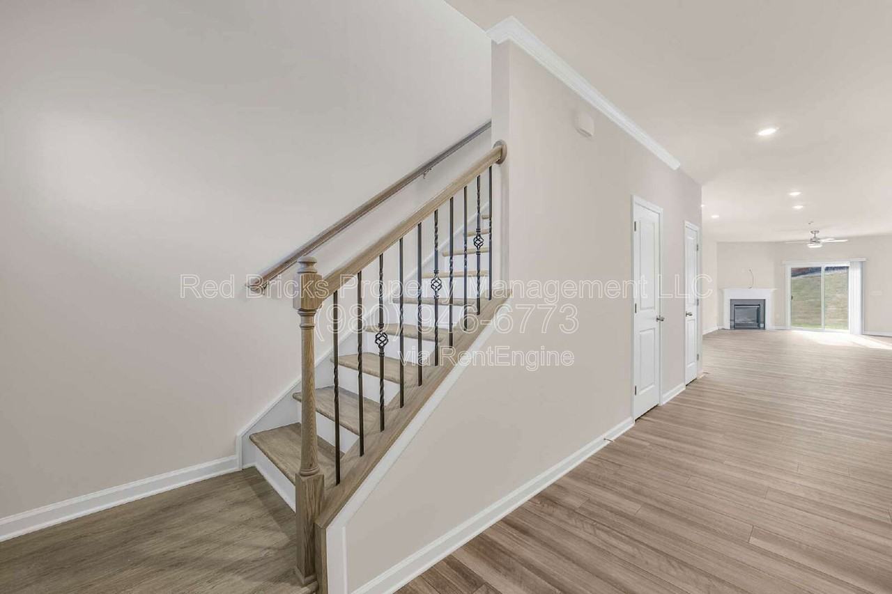 14023 Turncloak Dr - Photo 4 of 27