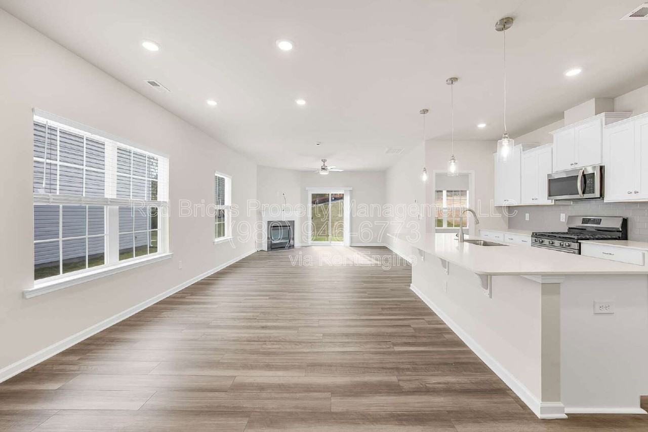 14023 Turncloak Dr - Photo 6 of 27