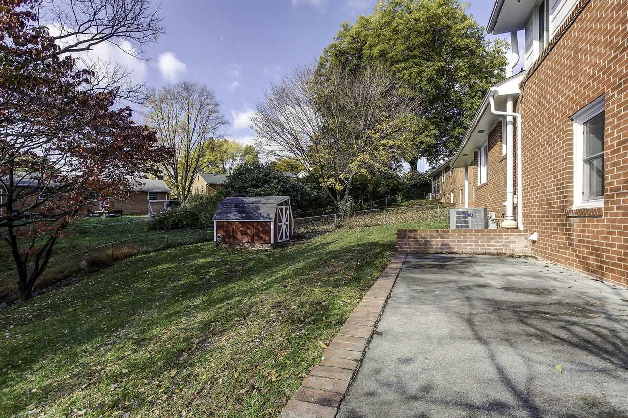 110 Shasta Ct - Photo 3 of 20