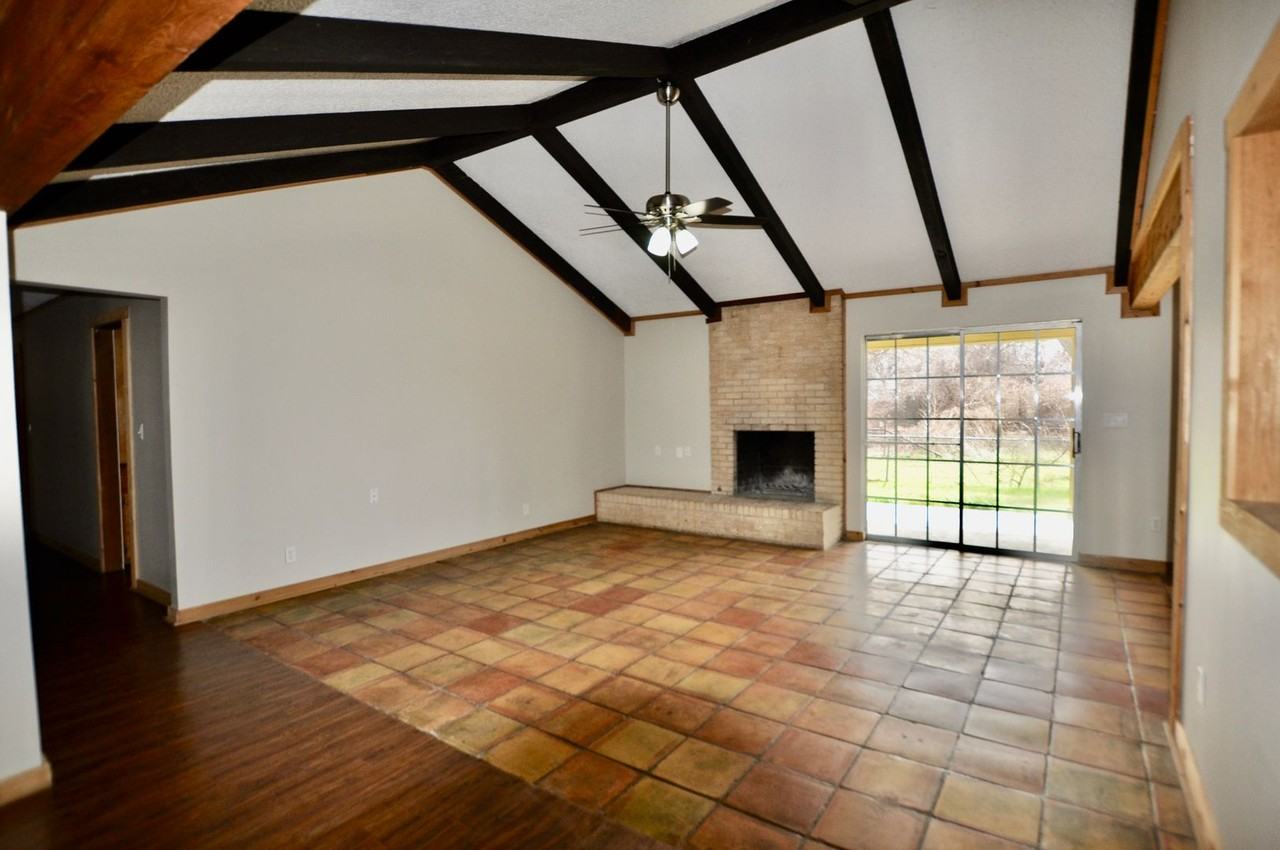 3005 Ranger Hwy - Photo 4 of 25