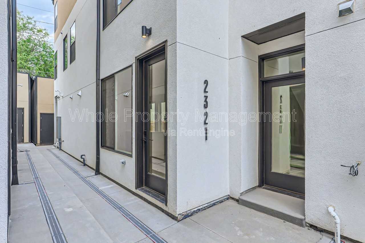 2321 S High St - Photo 4 of 28