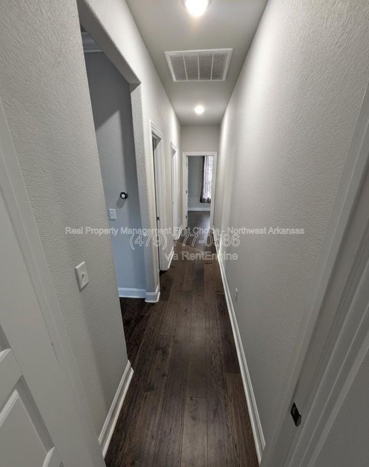 431 Linda Ln - Photo 4 of 17