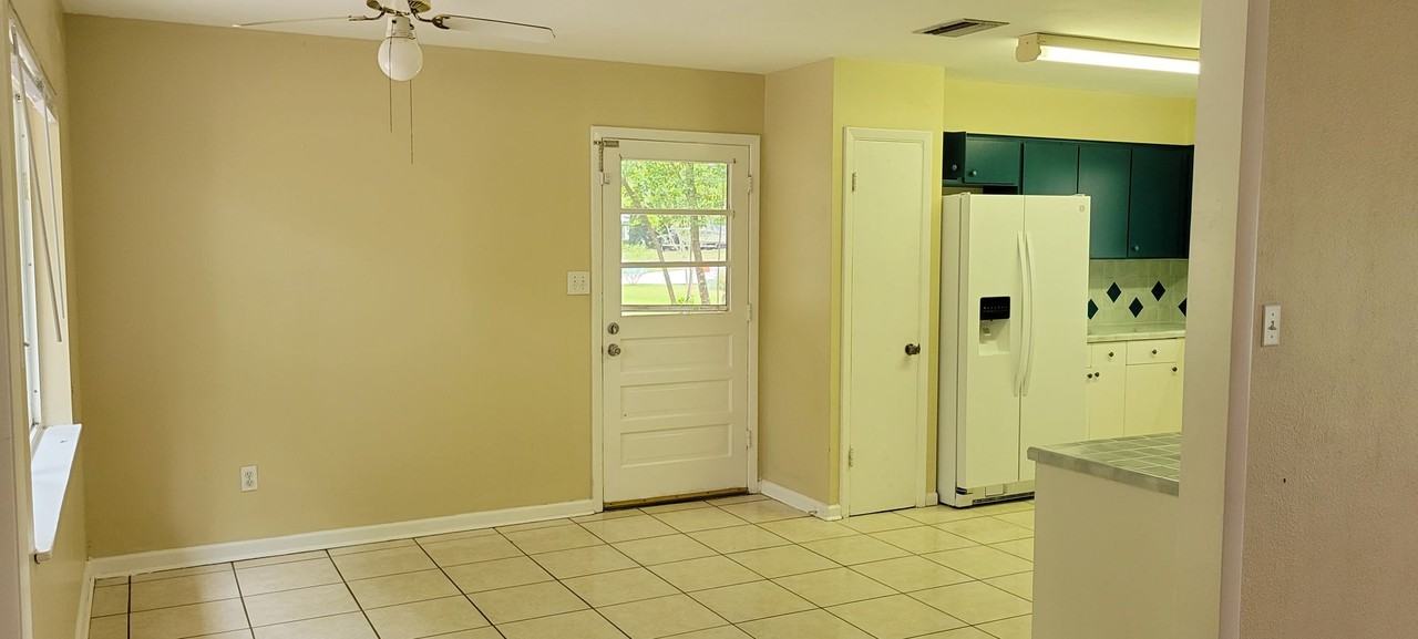 2201 Nw 36th Dr - Photo 4 of 34