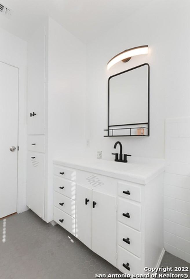 534 Cosgrove St - Photo 3 of 34