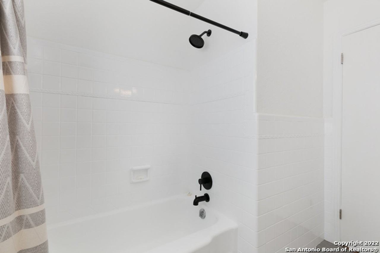 534 Cosgrove St - Photo 4 of 34