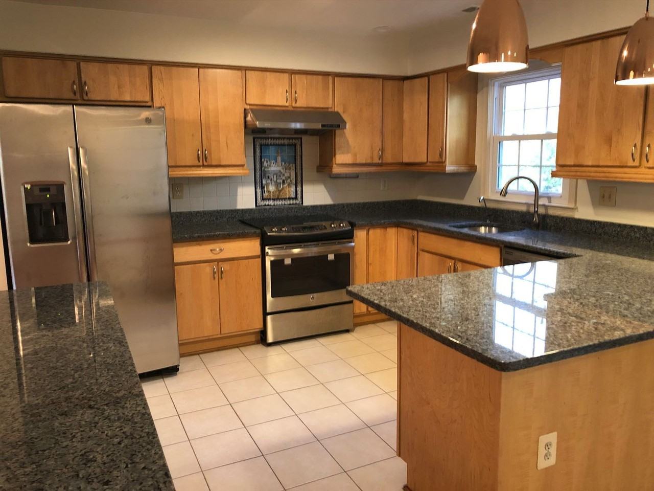 8 Cedarwood Ct - Photo 3 of 28