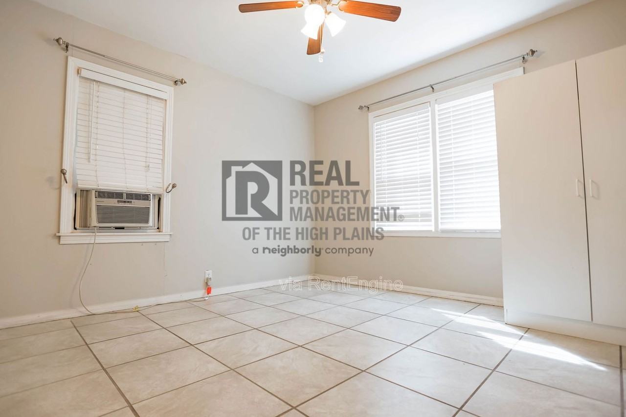 1542 Parr St - Photo 4 of 18