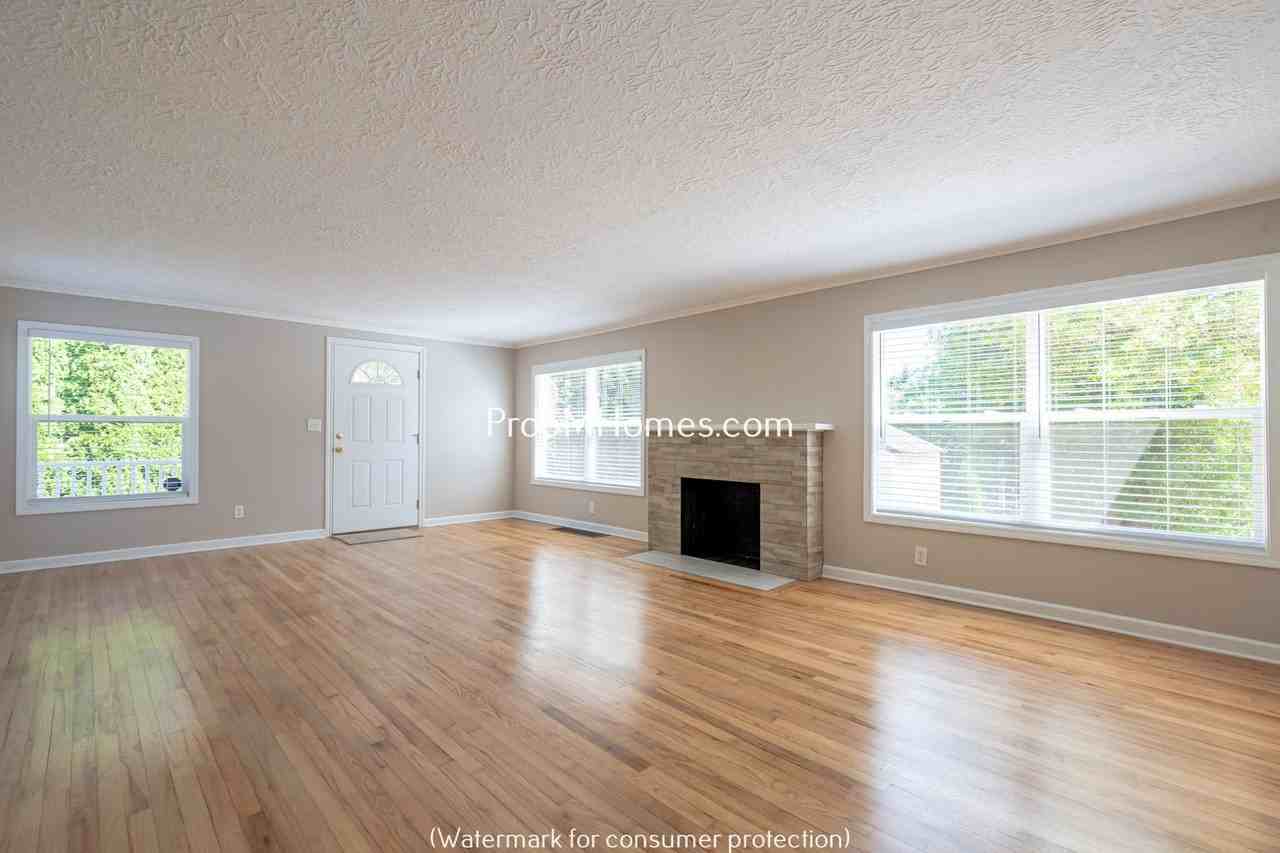 12566 Se 27th Ave - Photo 3 of 21