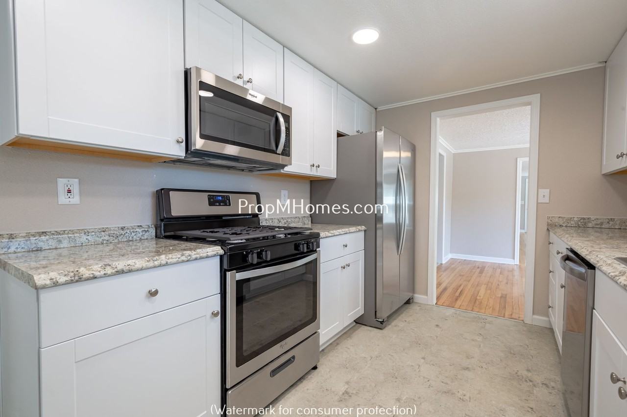 12566 Se 27th Ave - Photo 7 of 21