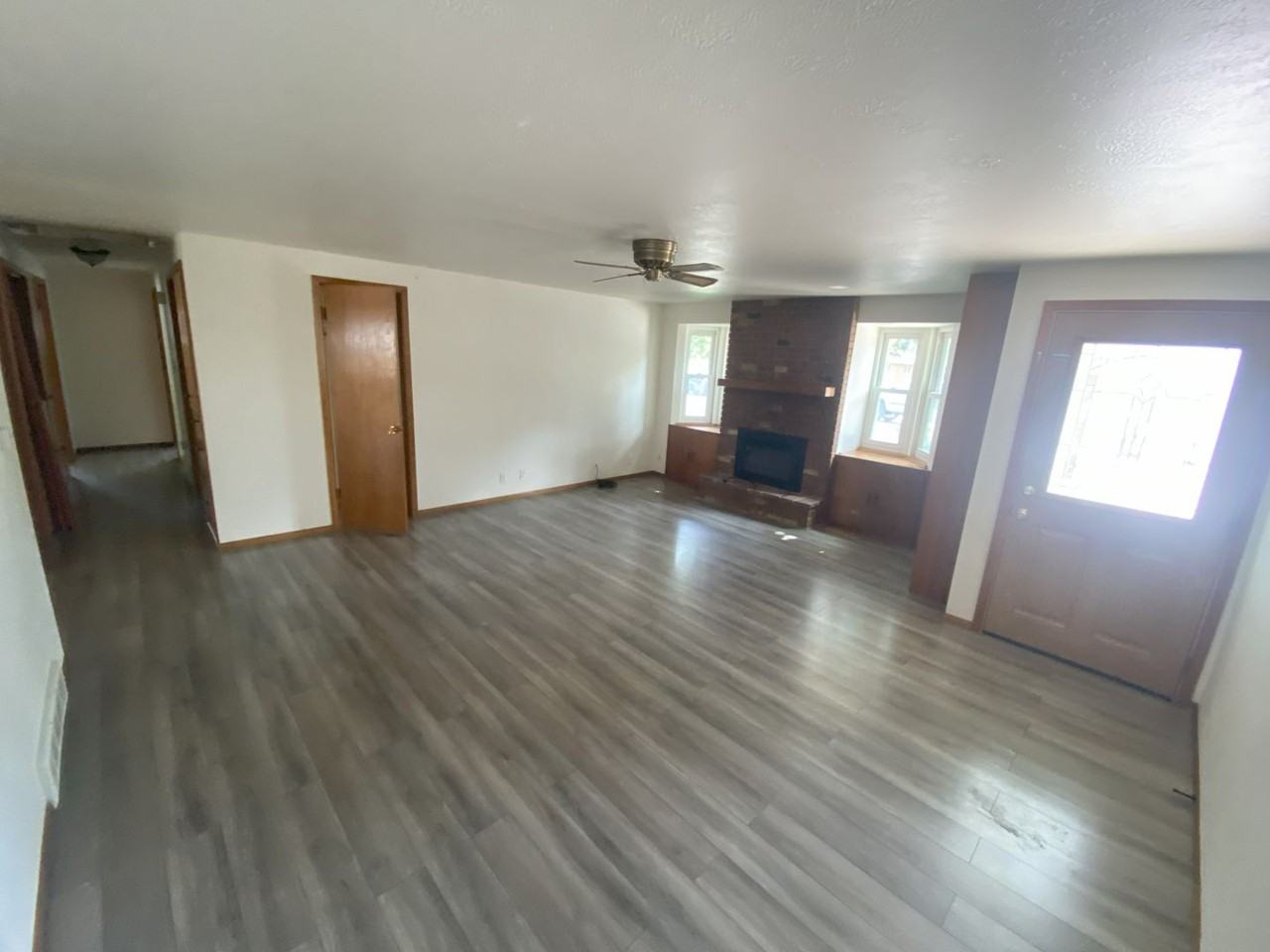 1005 Hahn Ct - Photo 3 of 16