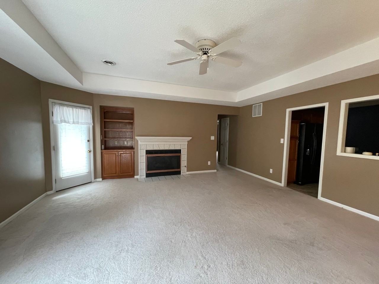 2002 Estella Dr - Photo 2 of 15