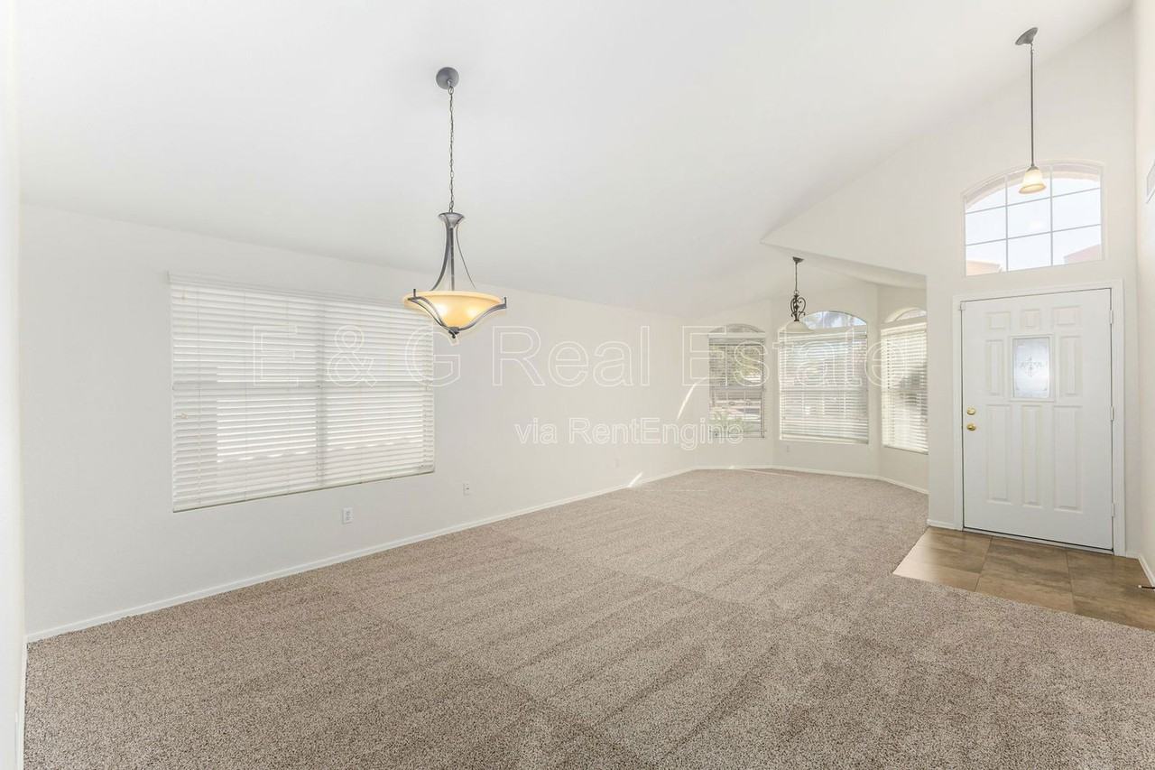 1180 W Jeanine Dr - Photo 3 of 33