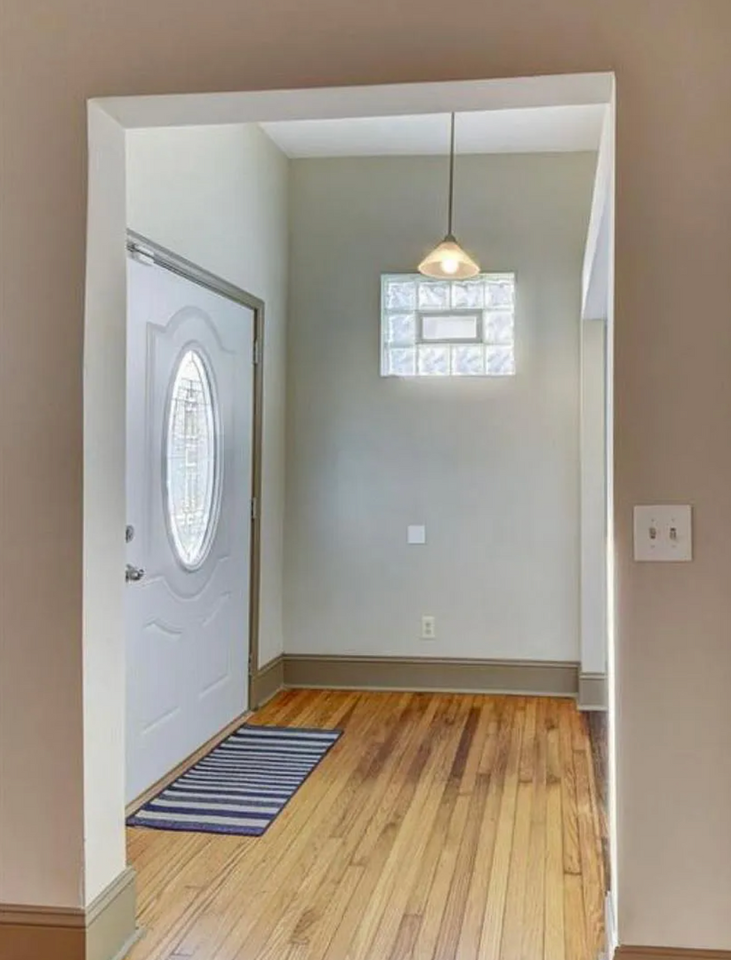 1028 N 33rd St - Photo 3 of 19