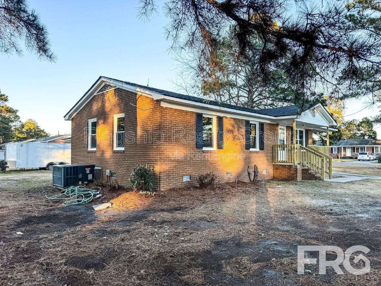 530 Hillcrest Ave - Photo 2 of 23