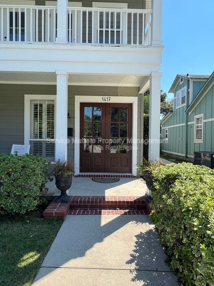 1417 E Maxwell St - Photo 3 of 50