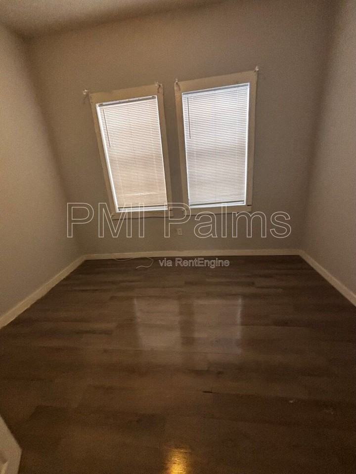 2320 W Walnut St - Photo 7 of 9