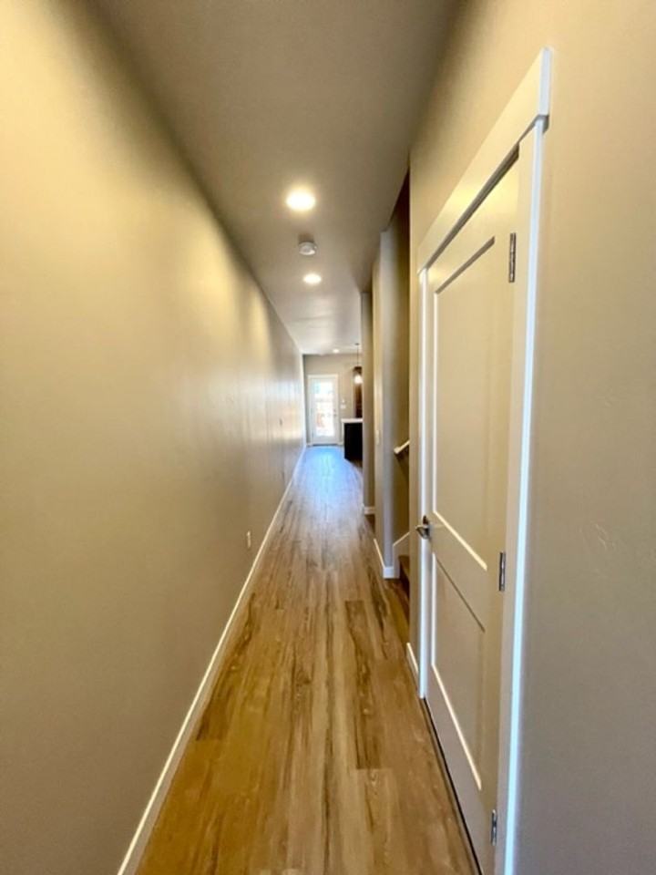 Jennifer Triplex - 61525-JENN-00 - Photo 2 of 33