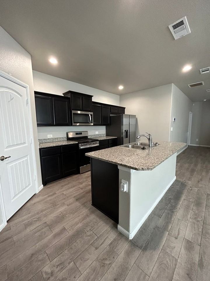 1905 Palo Duro Dr - Photo 5 of 26