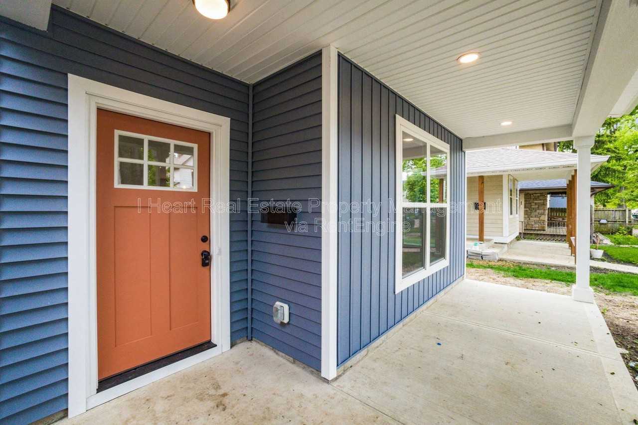 117 Wisconsin Ave - Photo 5 of 39