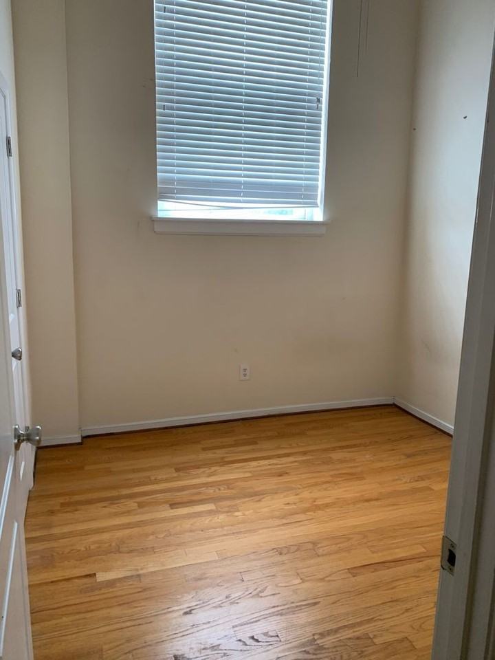 700 N 2nd St #203 - Photo 5 of 10