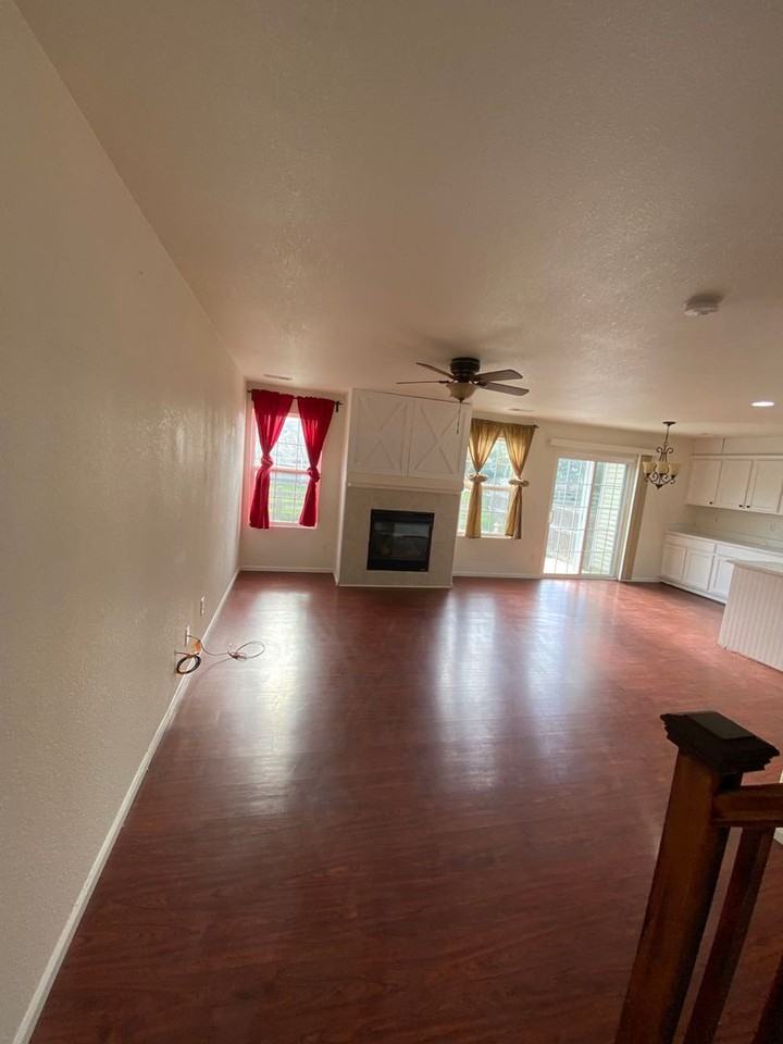 8126 S Memphis Way - Photo 2 of 11