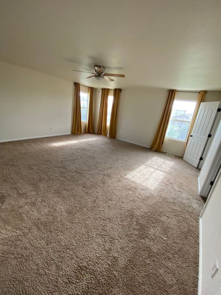 8126 S Memphis Way - Photo 5 of 11