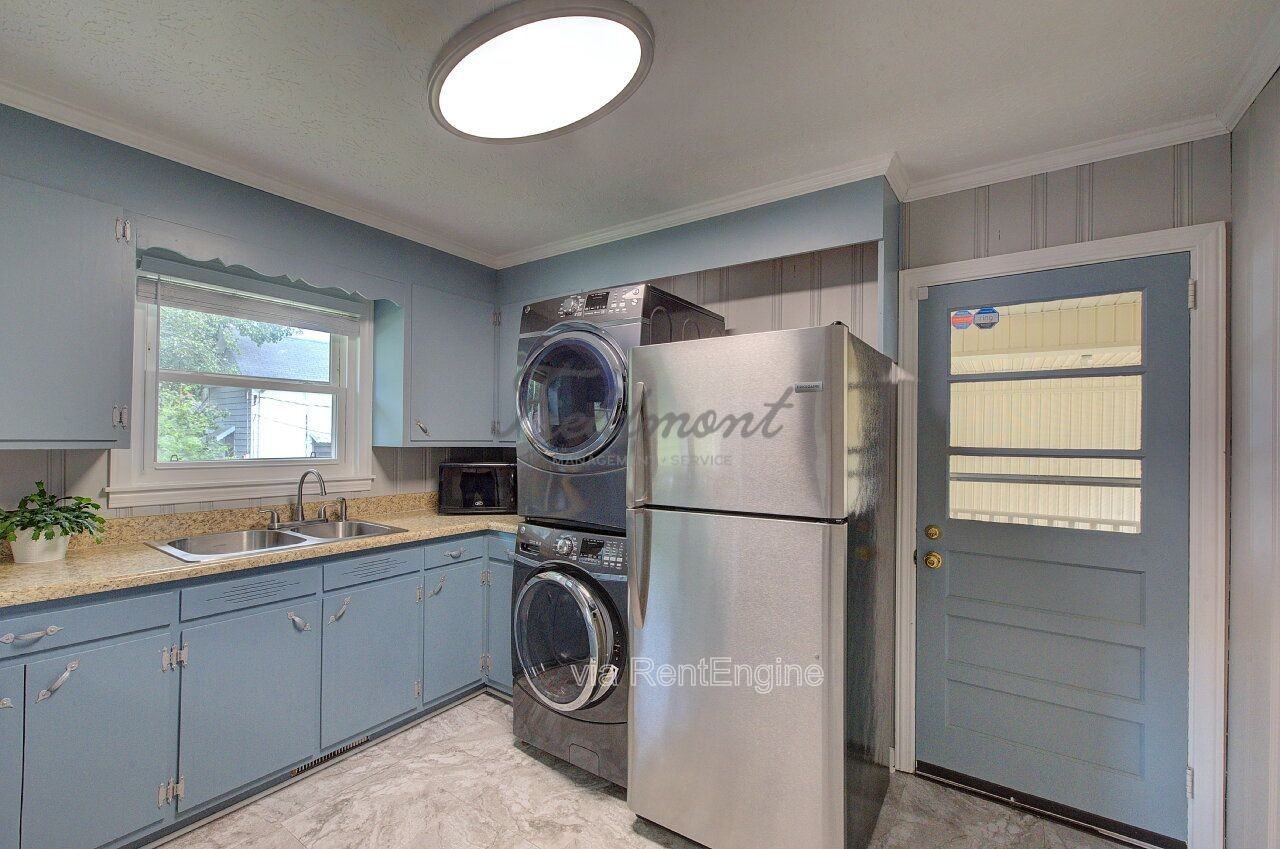 301 Bannister St - Photo 7 of 28