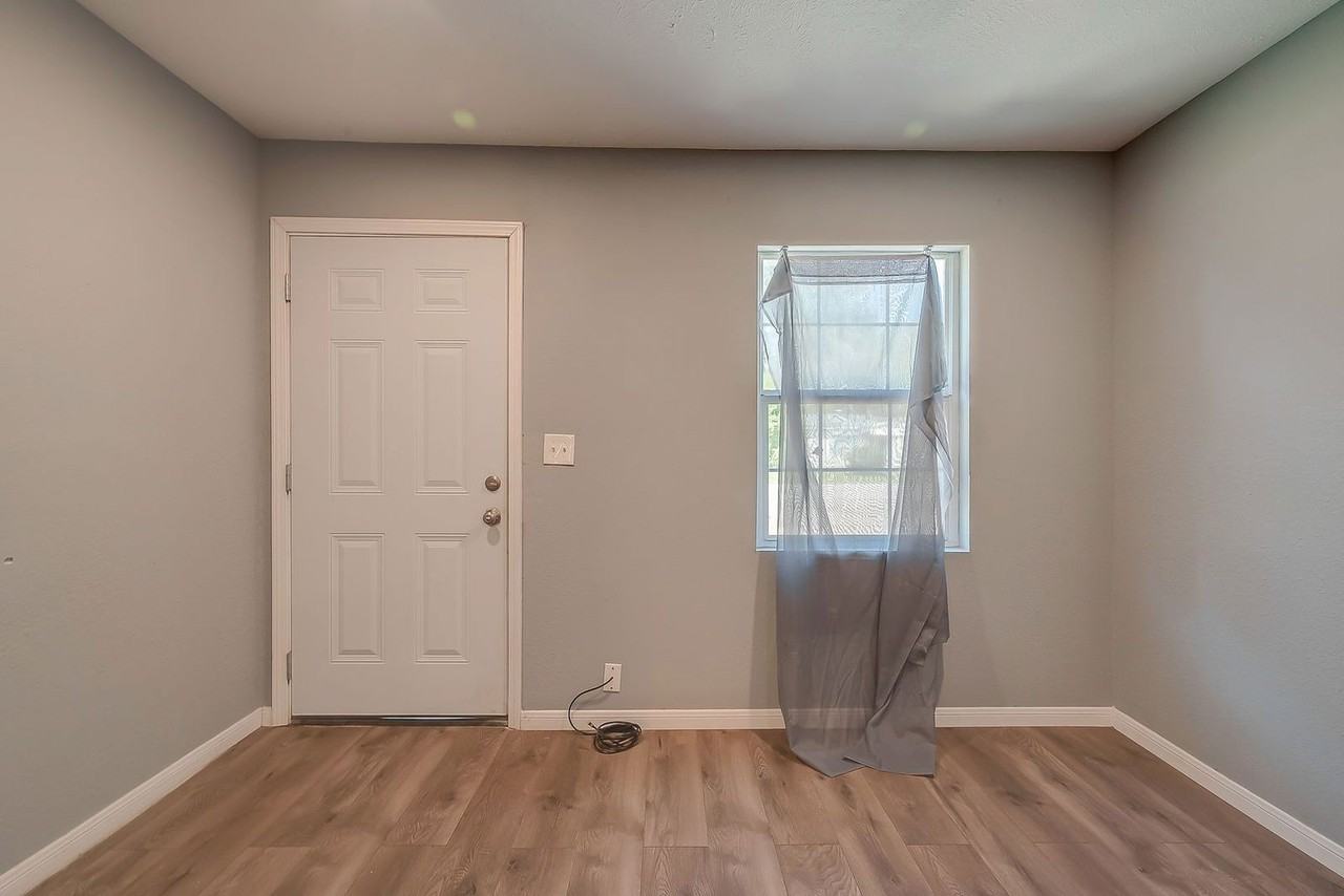 6823 Goforth St - Photo 4 of 29