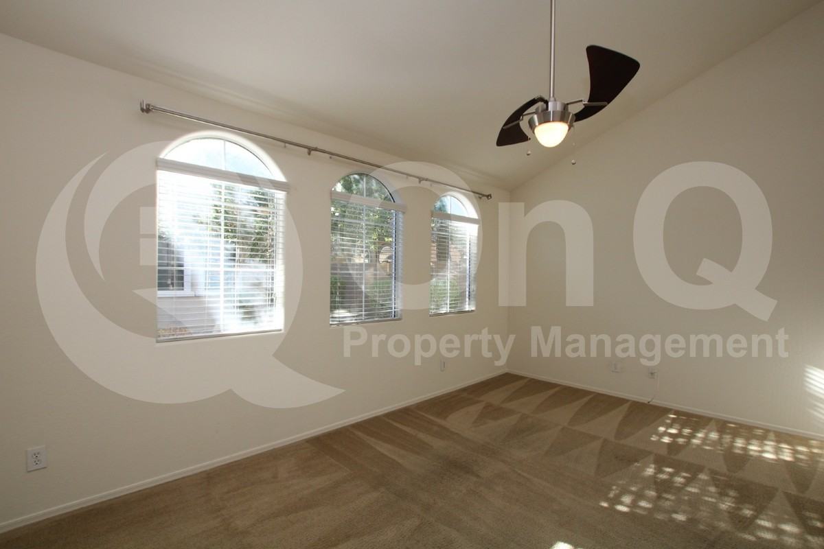 4050 E Tulsa St - Photo 7 of 26