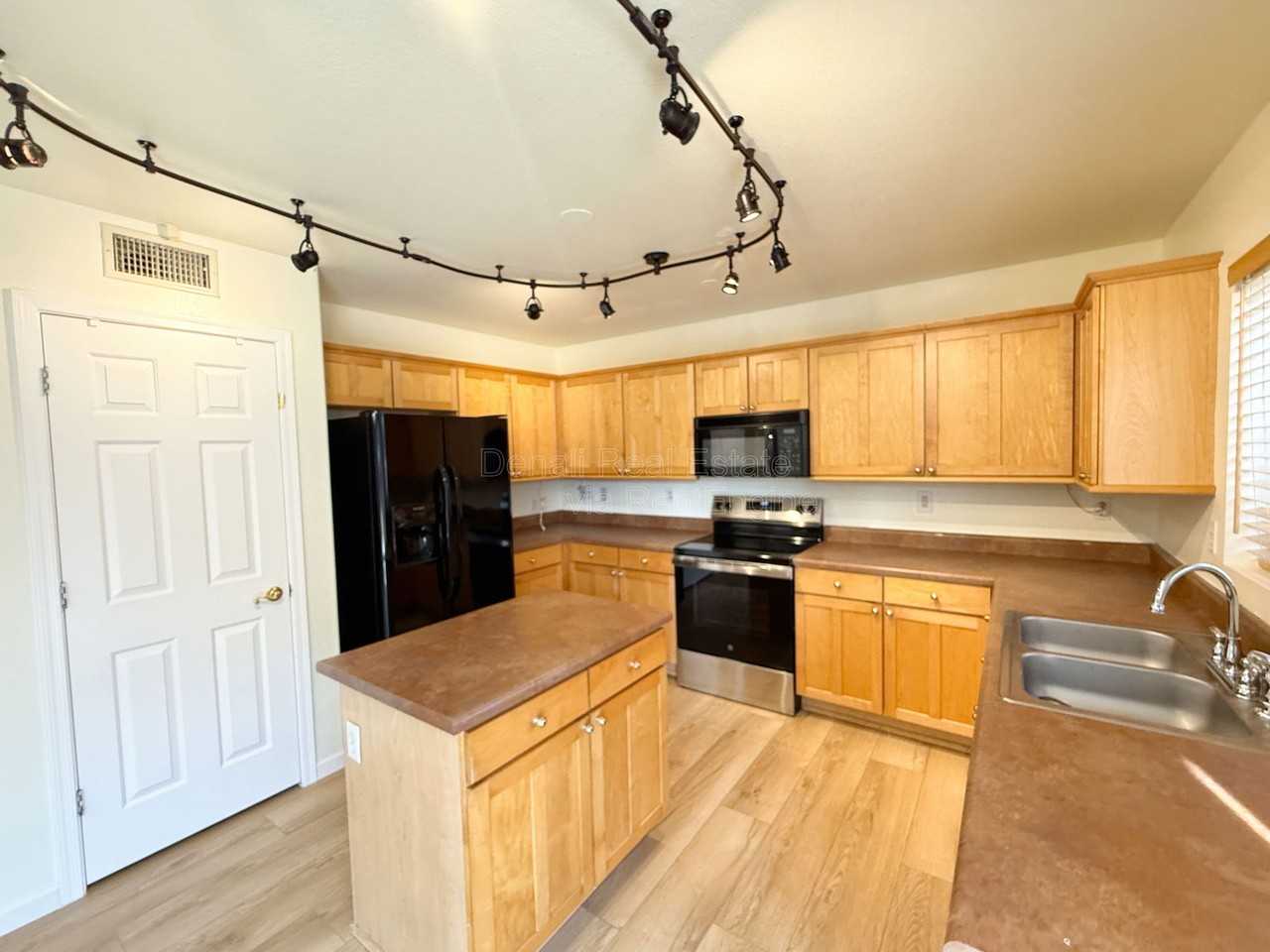 16283 N 159th Dr - Photo 7 of 25