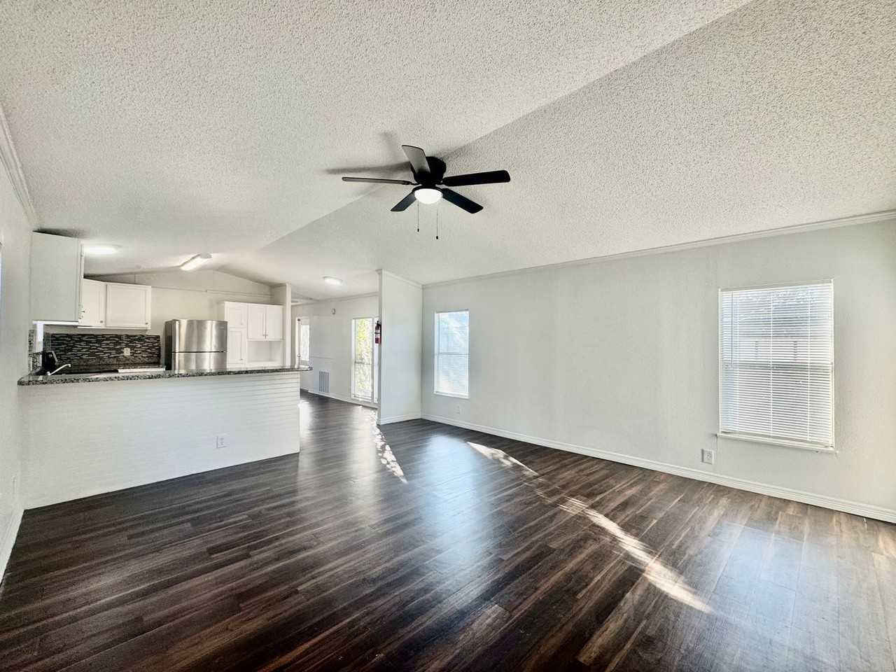 1007 Spooner St - Photo 2 of 19