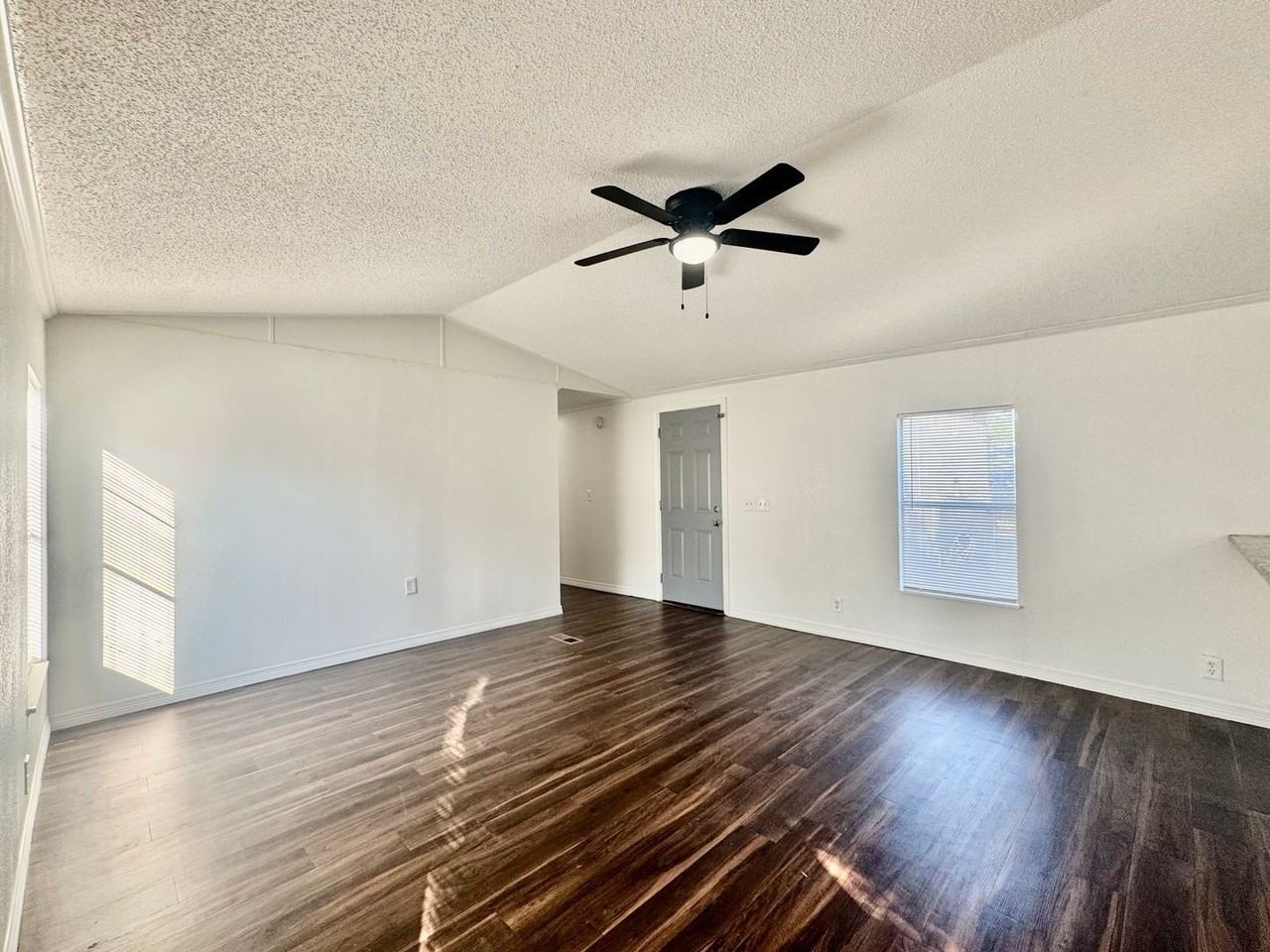 1007 Spooner St - Photo 7 of 19