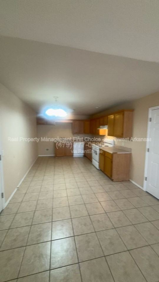 790 Appleridge Dr - Photo 6 of 19