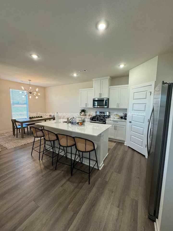4801 W Triangle St - Photo 5 of 22
