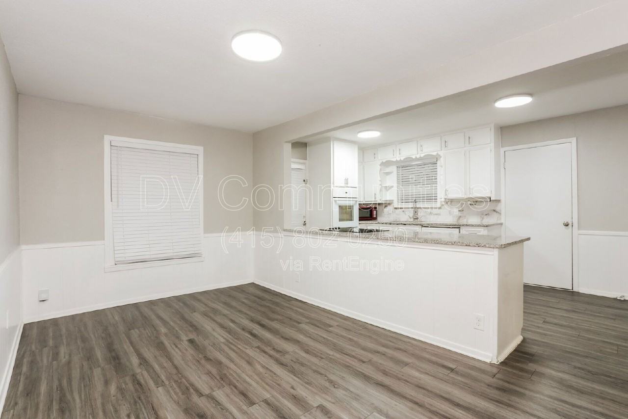 2901 Creston Ave - Photo 7 of 25