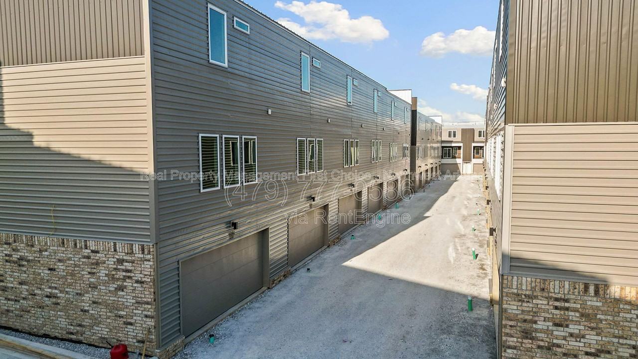 1464 W Hendon St #103 - Photo 4 of 23