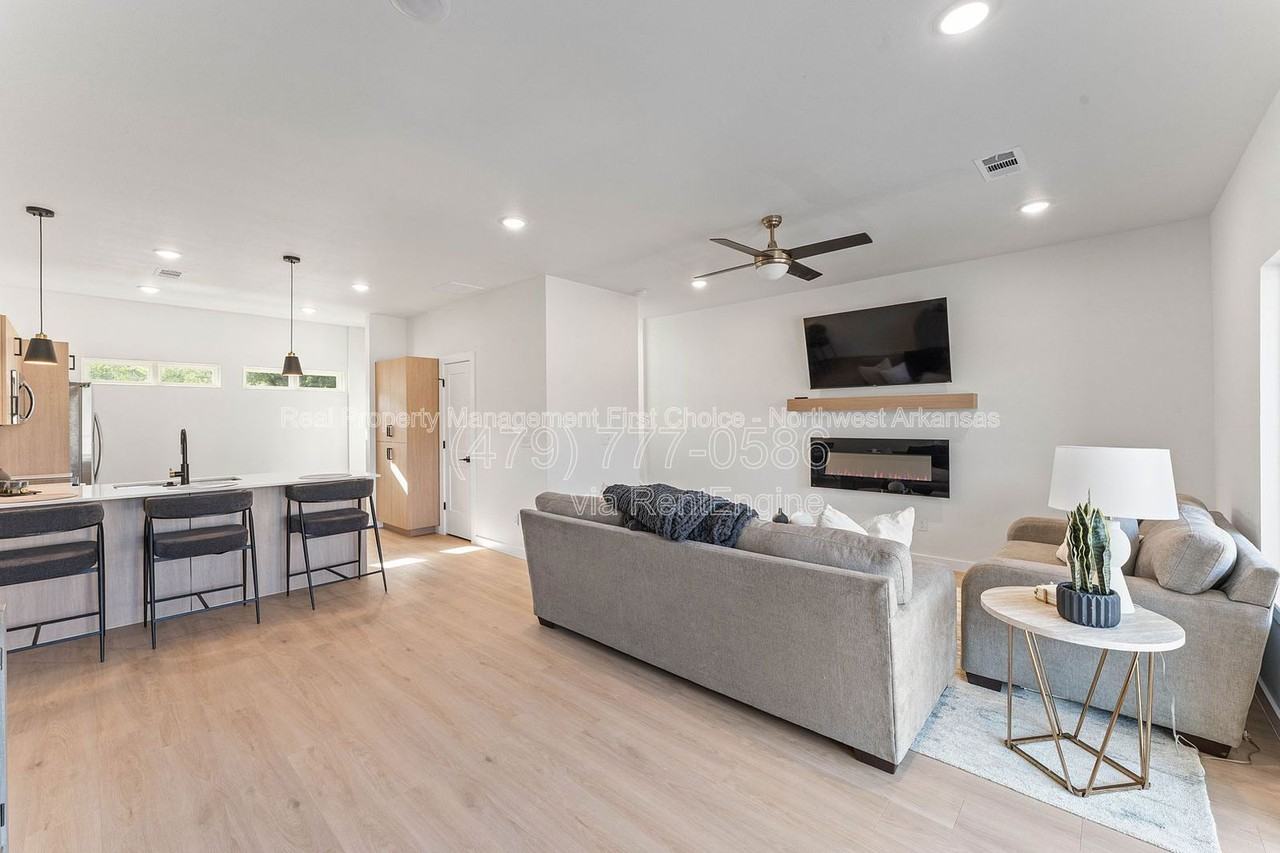 1464 W Hendon St #103 - Photo 6 of 20