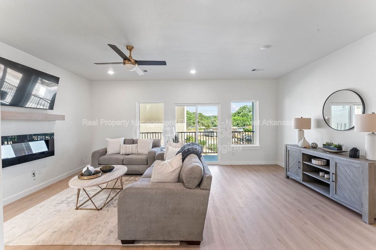 1464 W Hendon St #103 - Photo 7 of 20