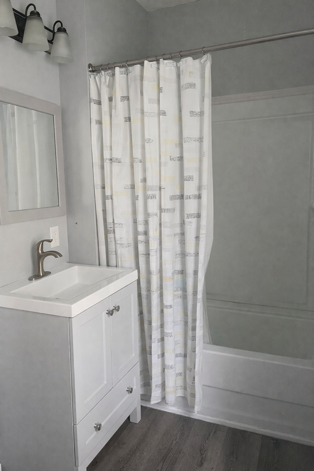 15 S Grove St - Photo 5 of 7