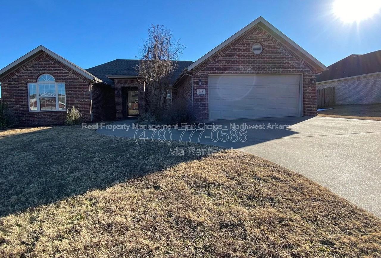 320 Beasley Dr - Photo 2 of 20