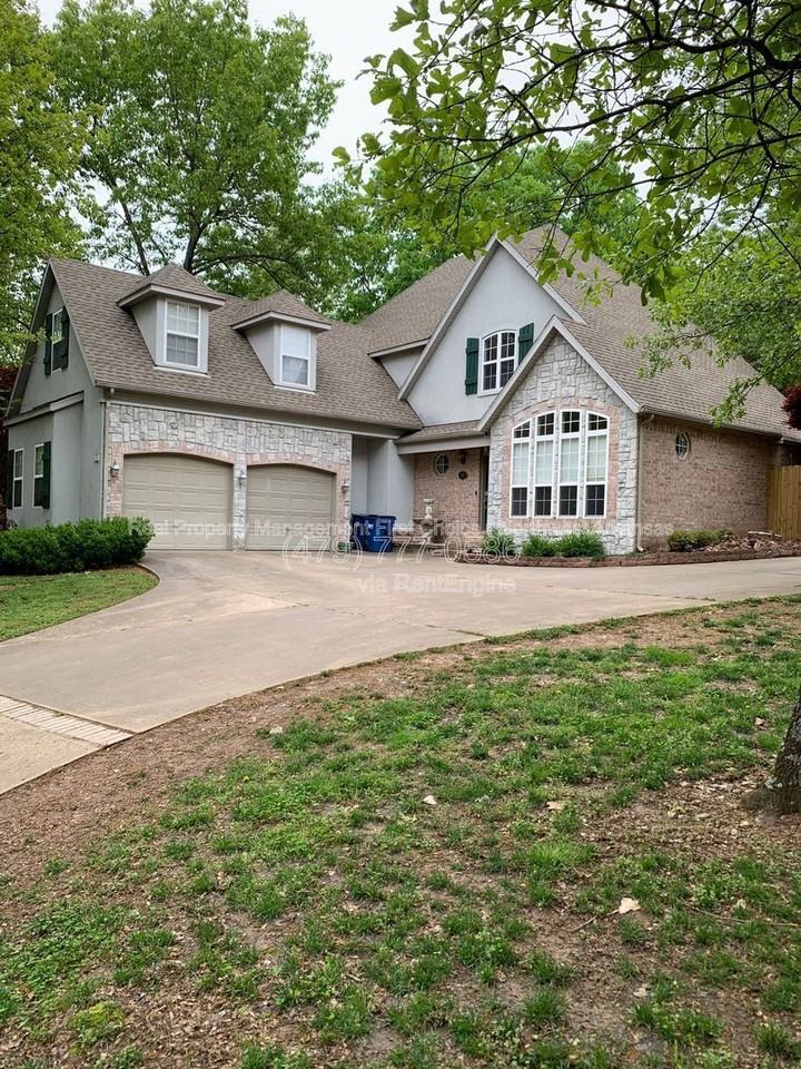 300 Genesis Dr - Photo 3 of 47