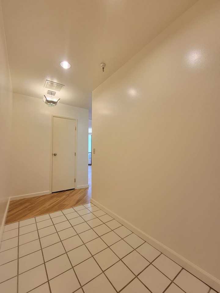 725 Kapiolani Blvd #1903 - Photo 4 of 28