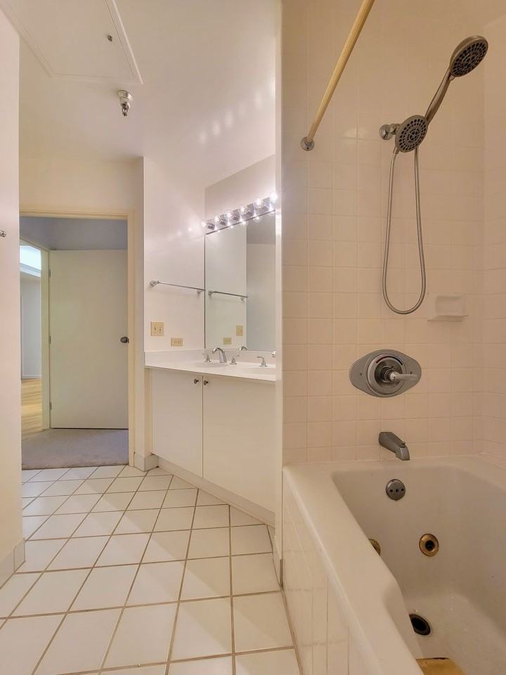 725 Kapiolani Blvd #1903 - Photo 5 of 22