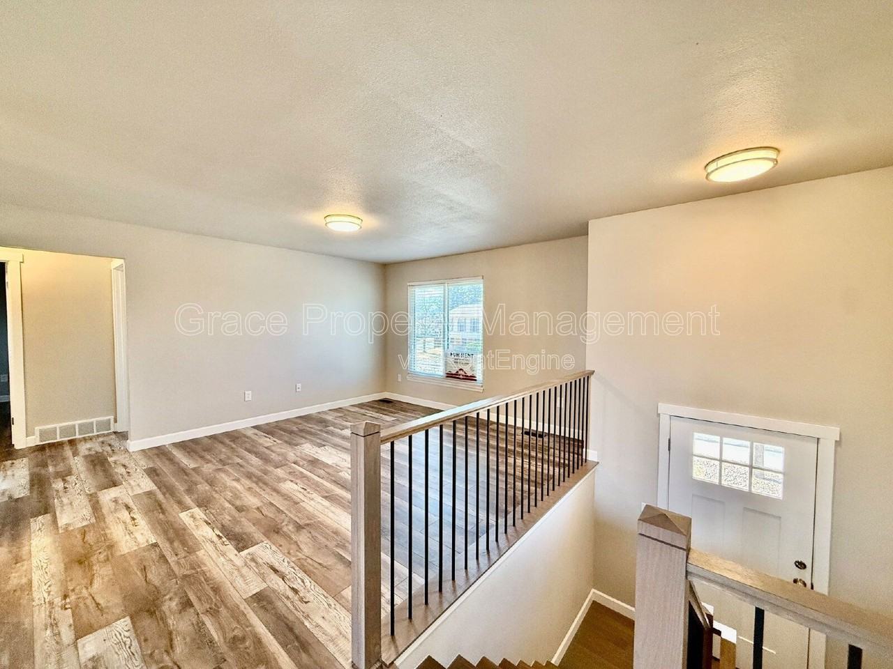 10010 Bryant Ct - Photo 2 of 27