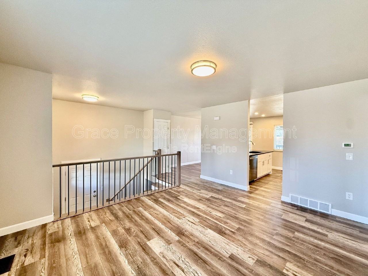 10010 Bryant Ct - Photo 3 of 27