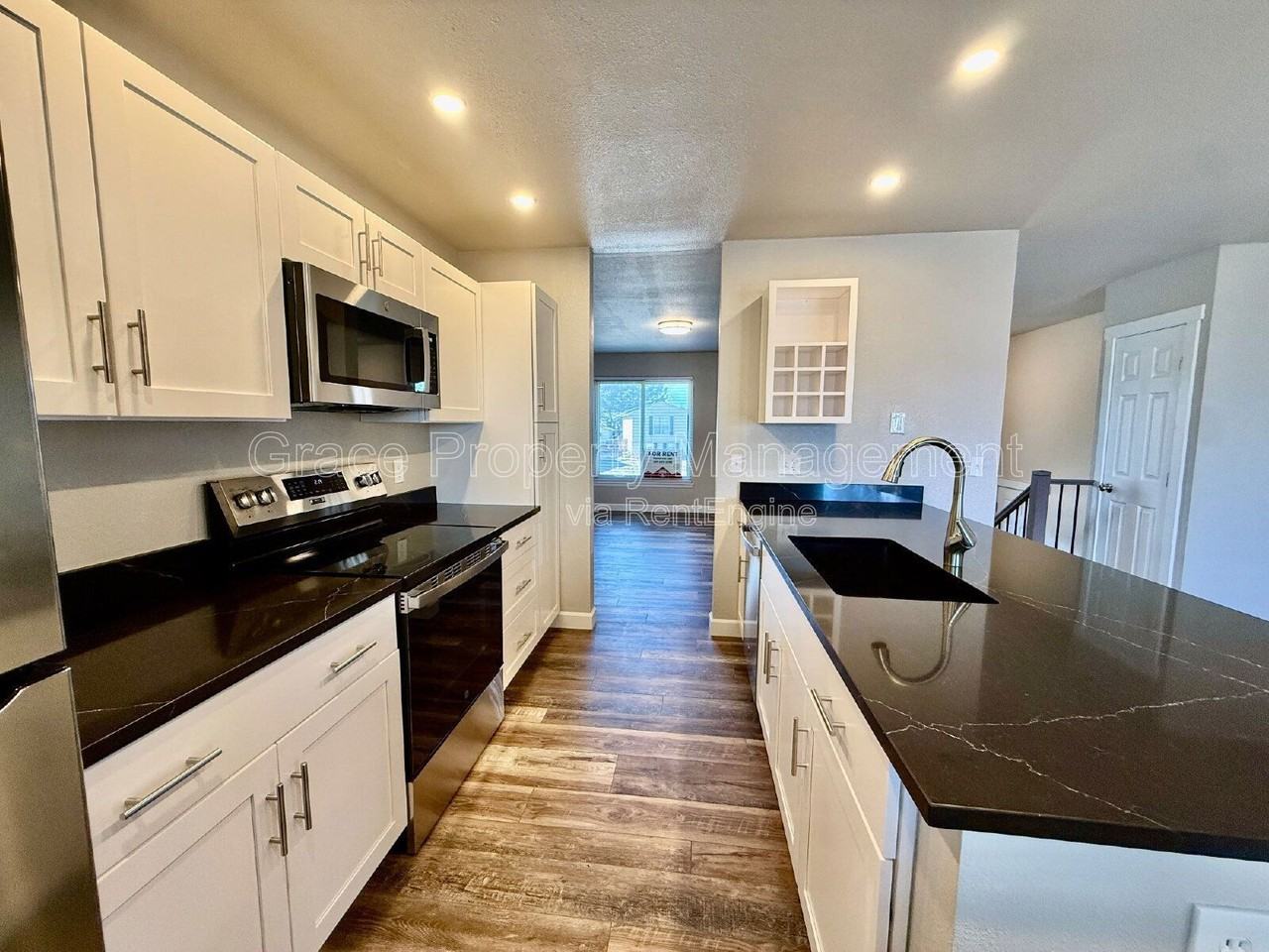 10010 Bryant Ct - Photo 7 of 27