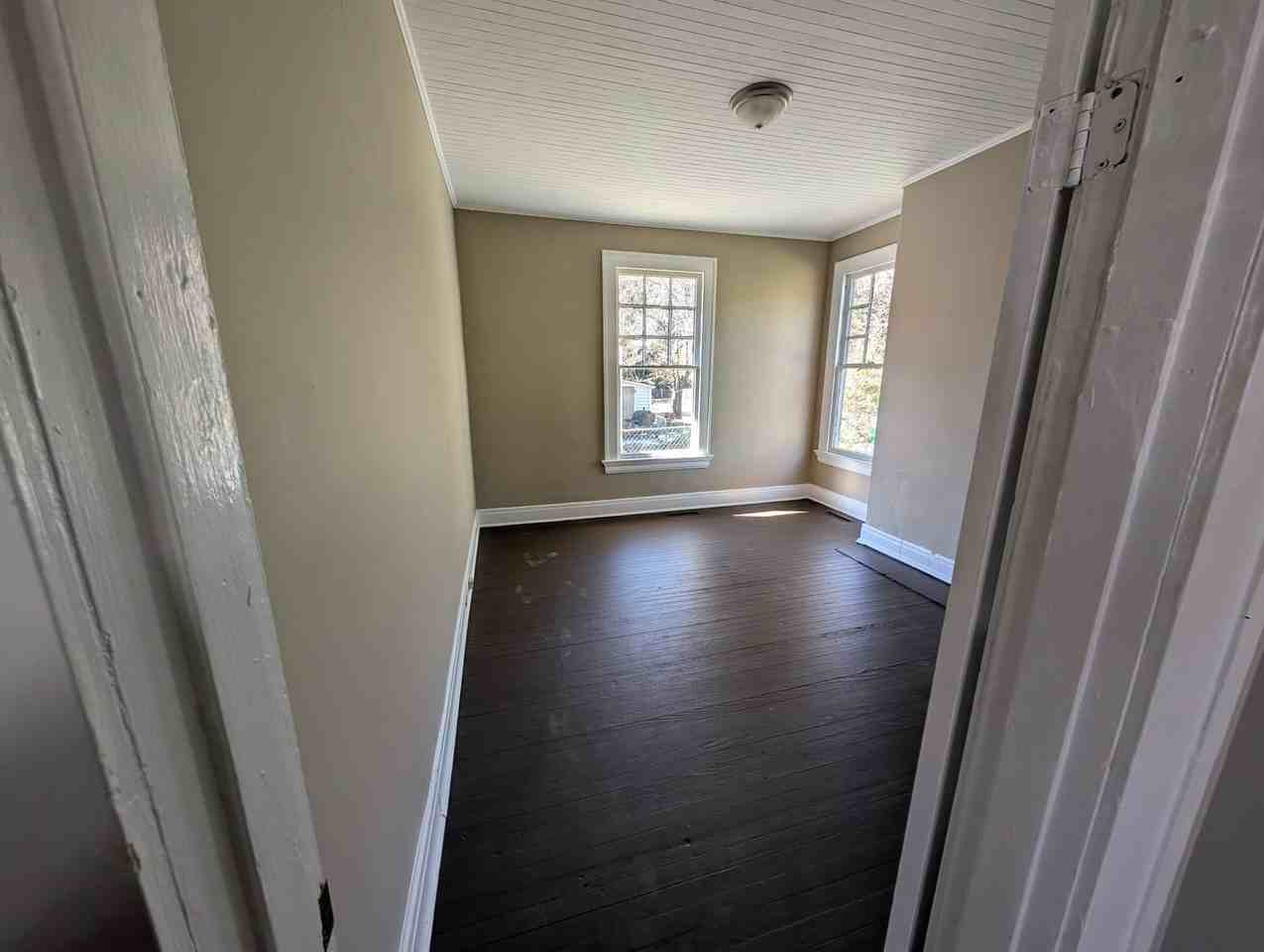 202 Jackson St W - Photo 2 of 24