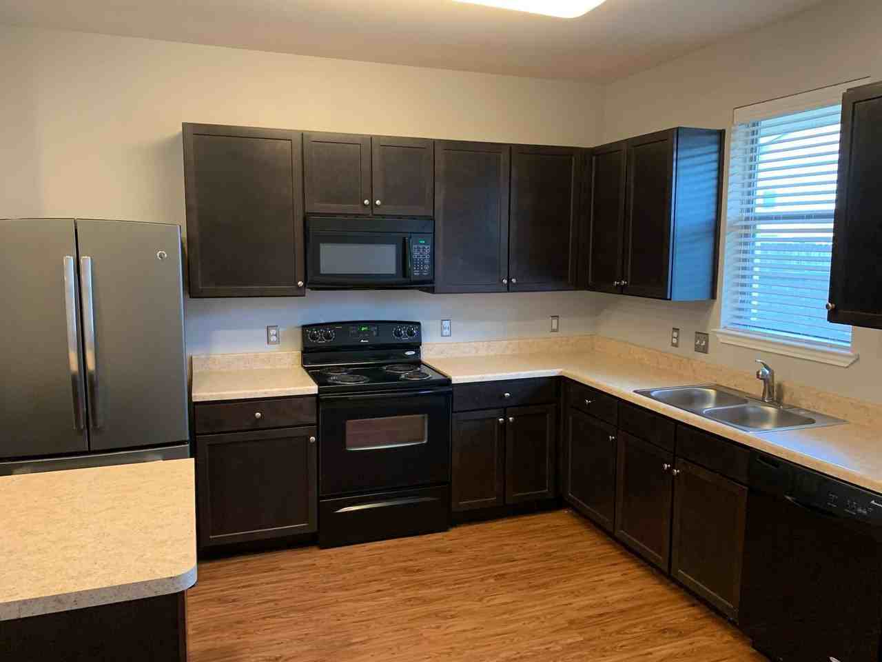 17038 Wilthorne Gardens Ct - Photo 7 of 25